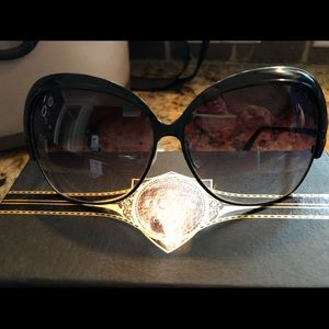 Women’s sunglasses